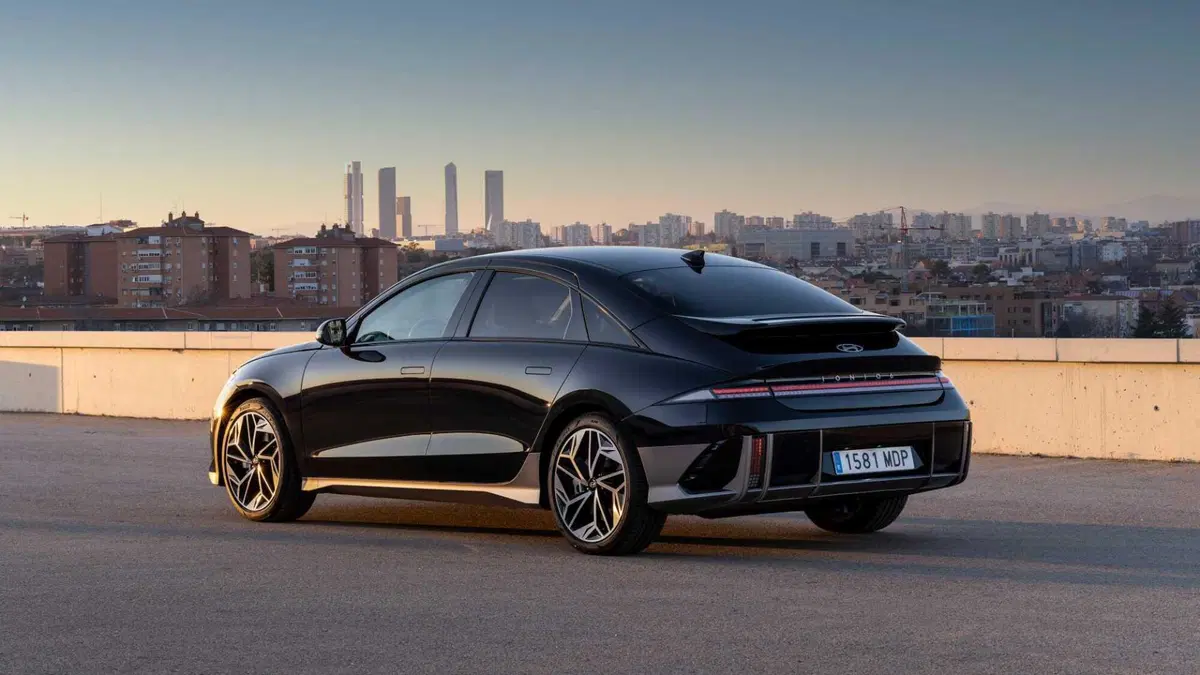 Hyundai Ioniq 6 (2022-->>) (8)