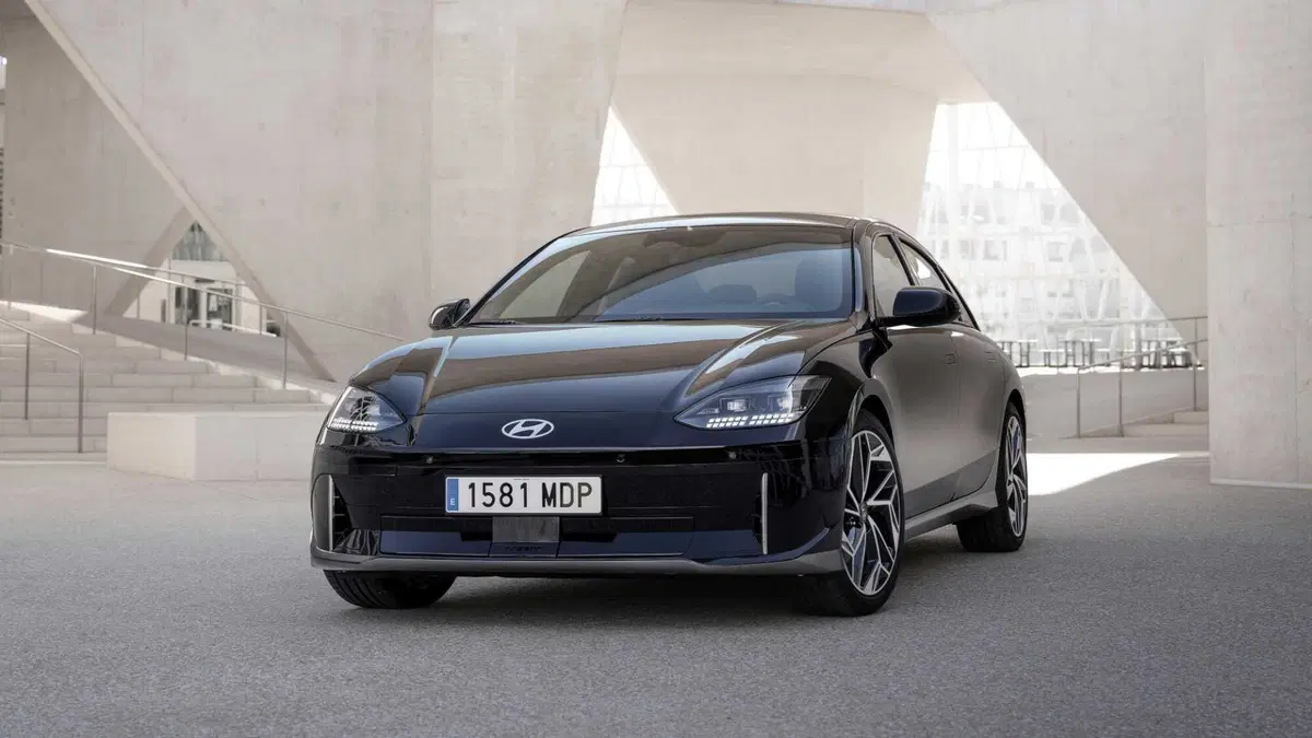 Hyundai Ioniq 6 (2022-->>) (2)