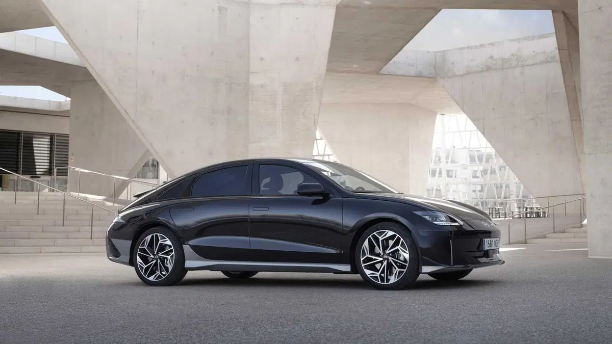 Hyundai Ioniq 6 (2022-->>) (3)