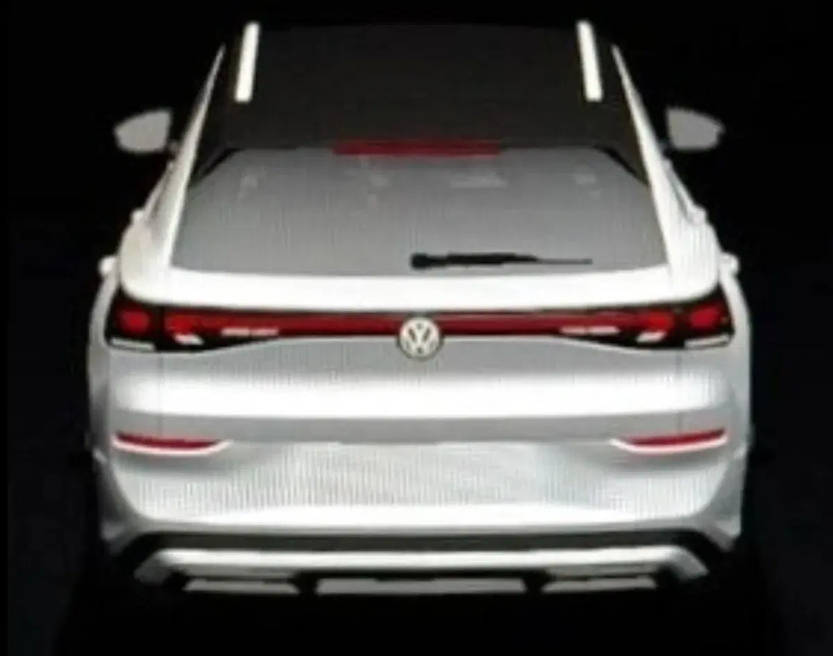 Volkswagen T-Roc: le prime immagini della Suv che arriva in autunno (2)