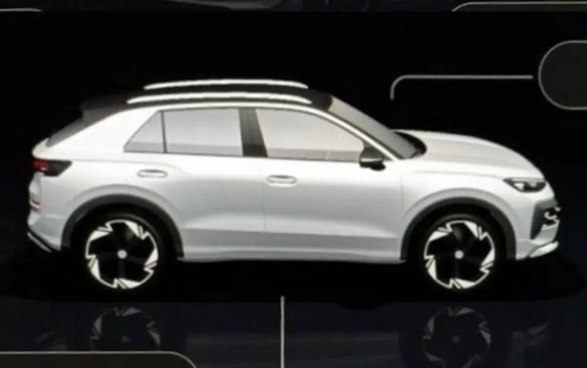 Volkswagen T-Roc: le prime immagini della Suv che arriva in autunno (3)