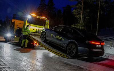 Le auto elettriche alla prova del freddo: sorpresa, Tesla non vince e la Peugeot &egrave; in coda