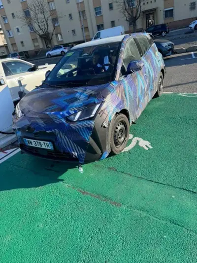 L'elettrica da 10.000 euro di BYD continua i test in Europa: ecco gli interni della Dolphin Mini (Seagull)