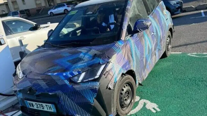 L'elettrica da 10.000 euro di BYD continua i test in Europa: ecco gli interni della Dolphin Mini (Seagull)