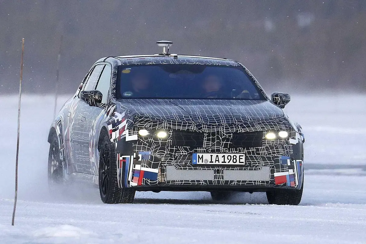 BMW M3: i primi test invernali dell'elettrica [Foto Spia]