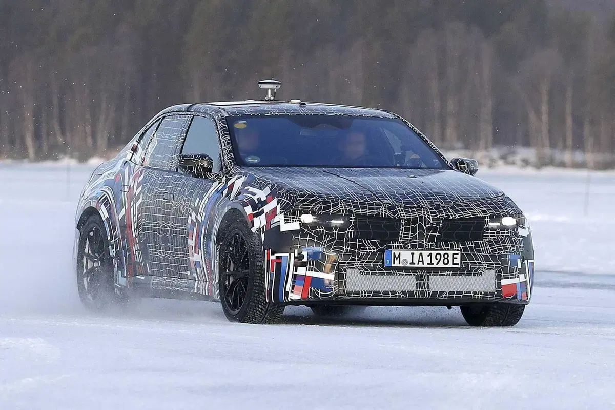 BMW M3: i primi test invernali dell'elettrica [Foto Spia] (2)