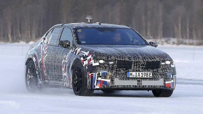 BMW M3: i primi test invernali dell'elettrica [Foto Spia]