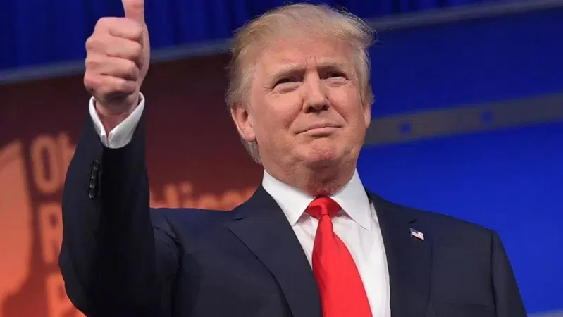 Donald Trump: gli americani devono comprare le auto che vogliono, stop alle elettriche