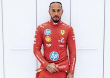 F1. Lewis Hamilton veste per la prima volta la tuta della Ferrari: tutto pronto per il debutto a Fiorano