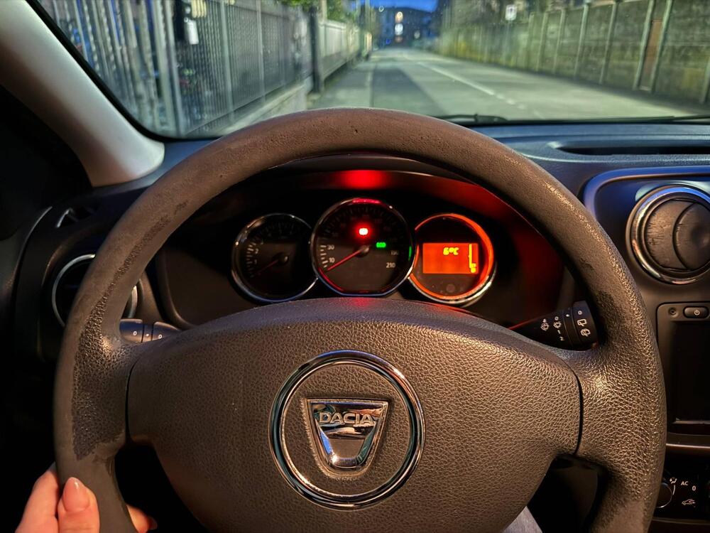 Dacia Sandero usata a Varese (5)