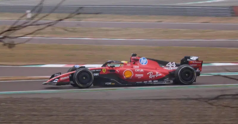 Formula 1: Lewis Hamilton, il debutto in pista con la Ferrari vissuto dal vivo a Fiorano [Video]