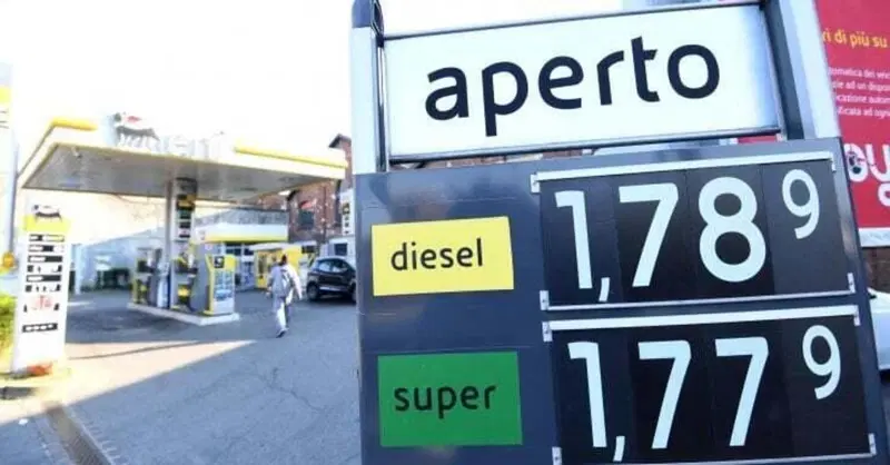 C'era una volta il "pieno" in Svizzera, ma i prezzi di oggi sono proibitivi