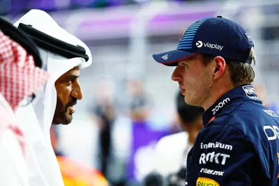F1. Parolacce e proteste contro le decisioni dei commissari: la FIA inasprisce il regolamento con multe salatissime e punti in meno in classifica