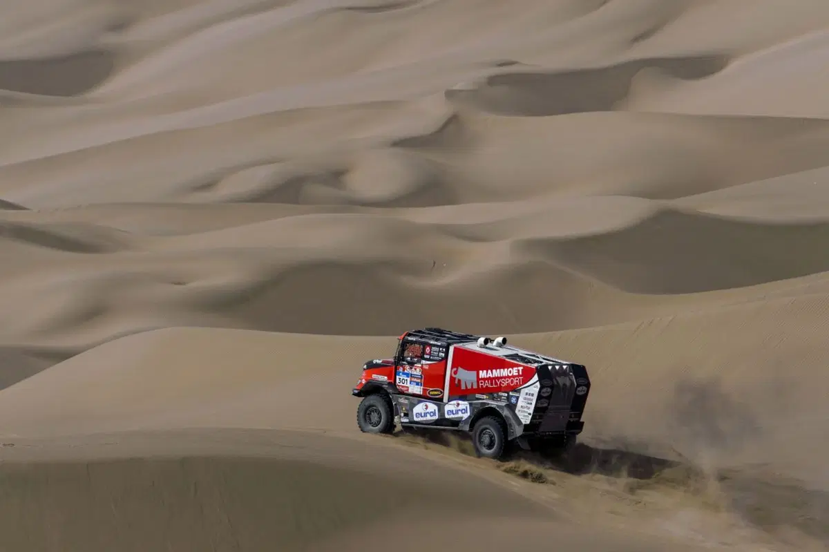 SWR16 Telex 09. “Tripletta” Peugeot nelle dune d’oro di Hami (16)