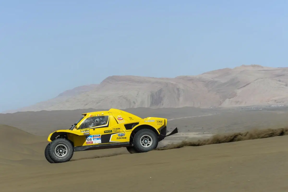 SWR16 Telex 09. “Tripletta” Peugeot nelle dune d’oro di Hami (19)