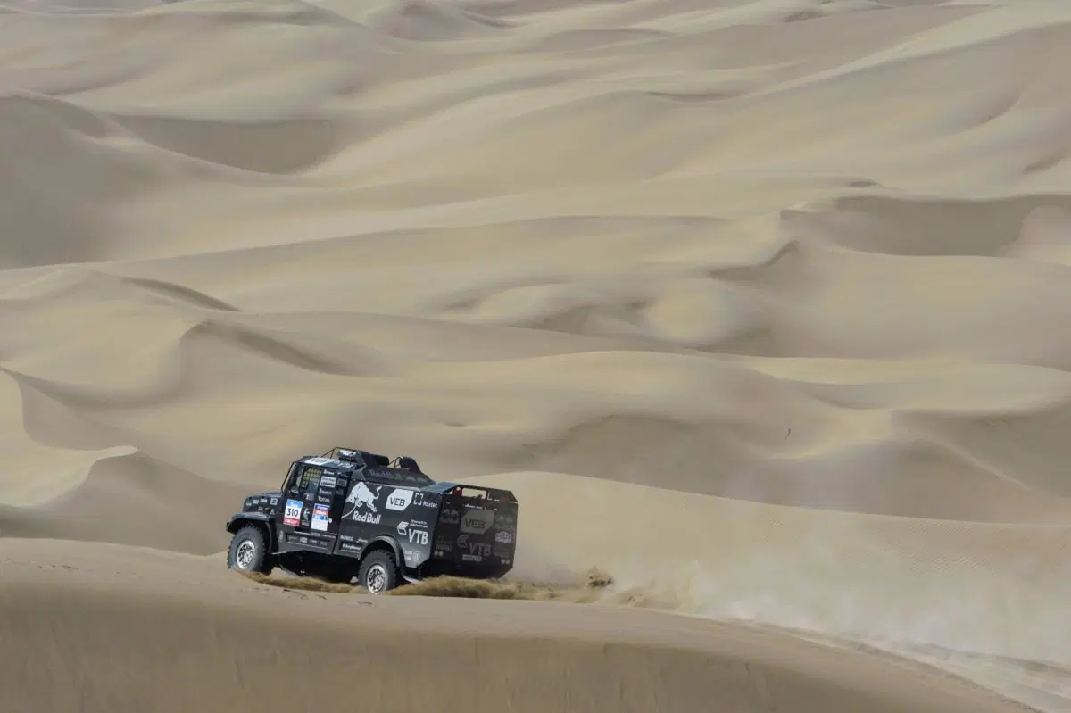 SWR16 Telex 09. “Tripletta” Peugeot nelle dune d’oro di Hami (23)