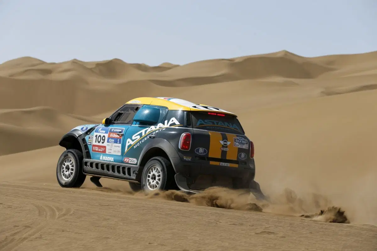 SWR16 Telex 09. “Tripletta” Peugeot nelle dune d’oro di Hami (26)