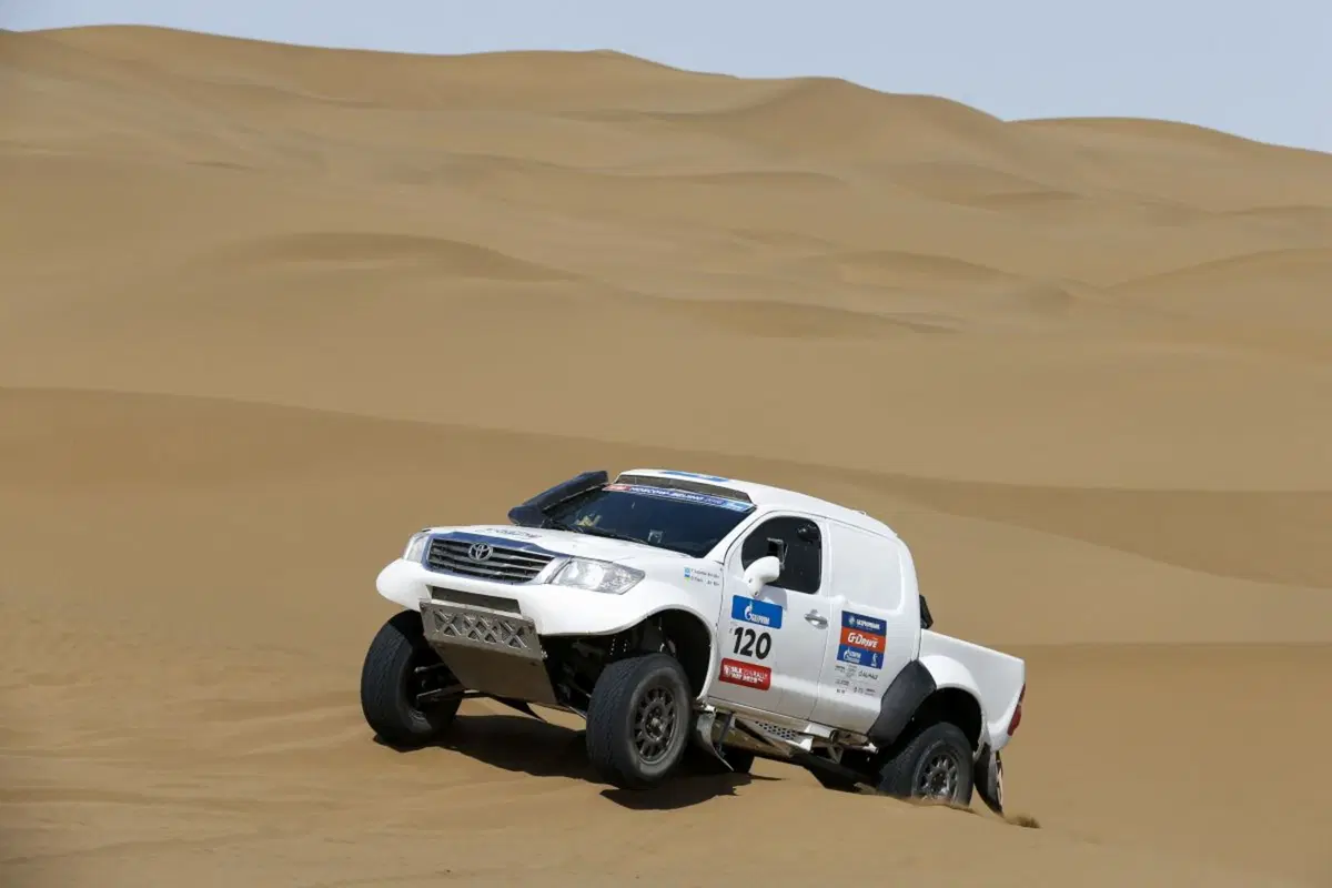 SWR16 Telex 09. “Tripletta” Peugeot nelle dune d’oro di Hami (29)