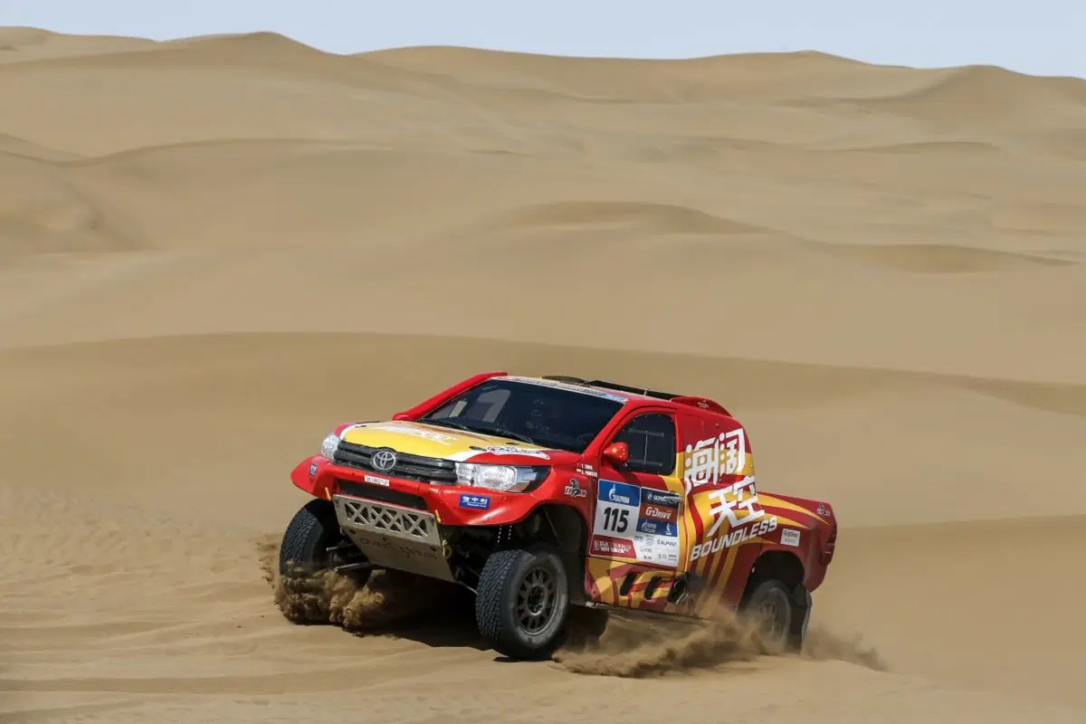 SWR16 Telex 09. “Tripletta” Peugeot nelle dune d’oro di Hami (28)