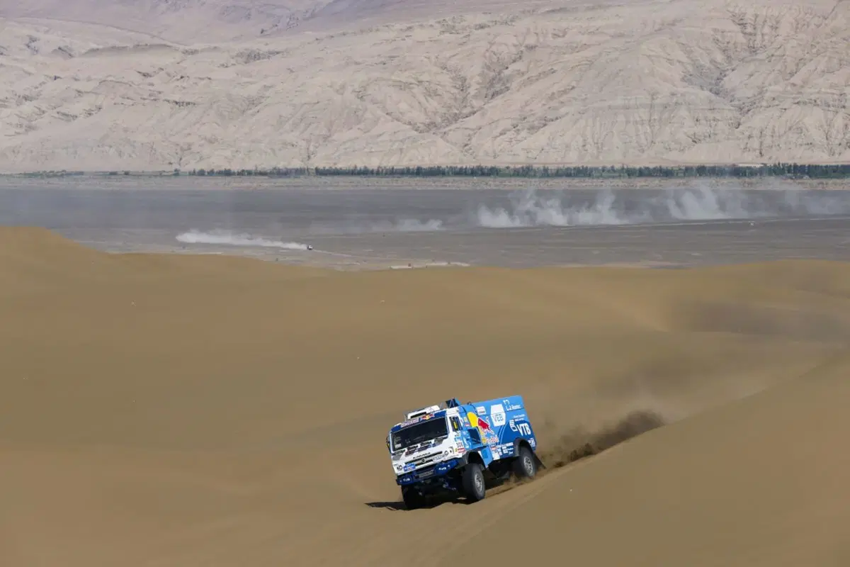 SWR16 Telex 09. “Tripletta” Peugeot nelle dune d’oro di Hami (32)