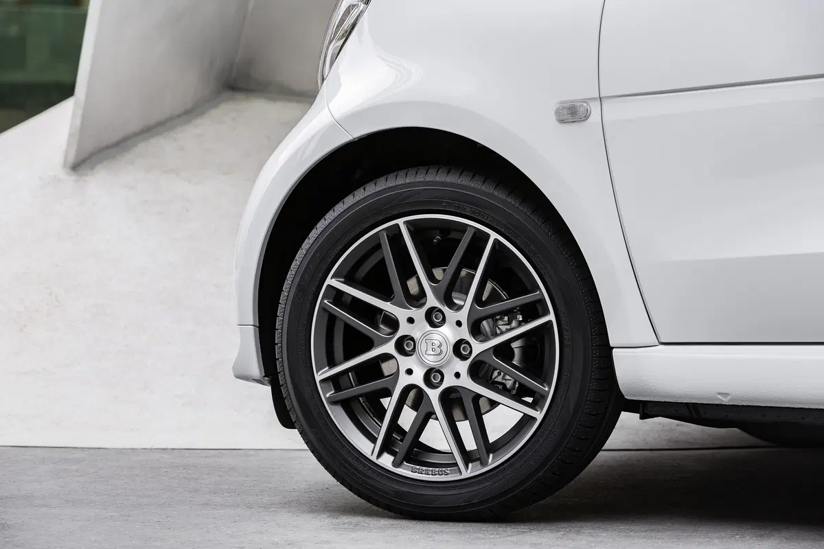 Smart Brabus: ecco i prezzi per l'Italia (7)
