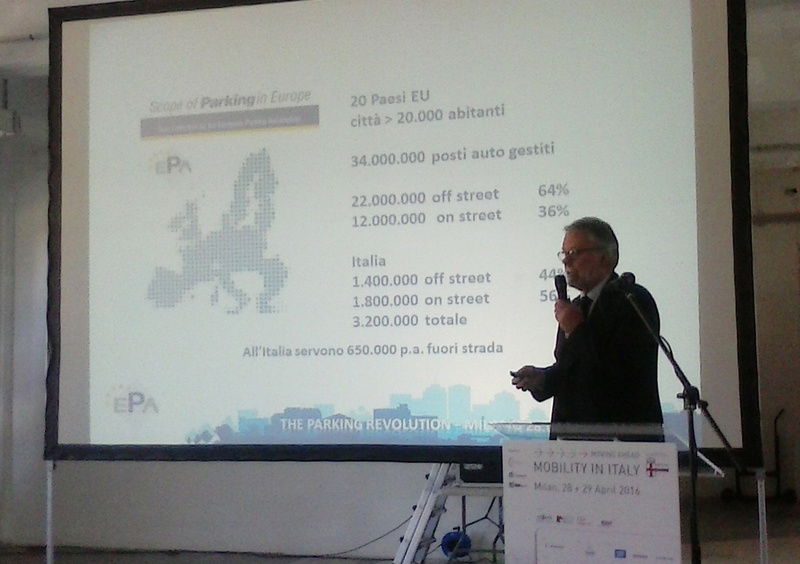 In un recente convegno sulla gestione dei parcheggi nelle aree metropolitane &egrave; stata mostrata questa tabella che spiega molto bene perch&eacute; le nostre citt&agrave; sono intasate di auto in sosta. In media, nelle citt&agrave; europee il 64% delle auto staziona lontano dalle strade (in appositi parcheggi), mentre in Italia tale percentuale scende al 44%. Ci&ograve; vuol dire che il 56% rimane parcheggiato sulle strade