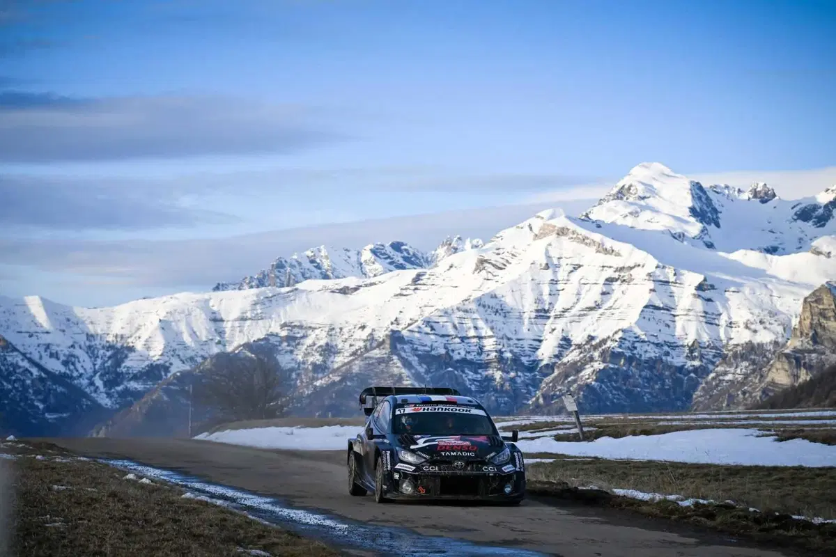 WRC25 Monte-Carlo D2. Ogier, Toyota, prima rischia e poi dilaga. Il Campione del Mondo in difficoltà