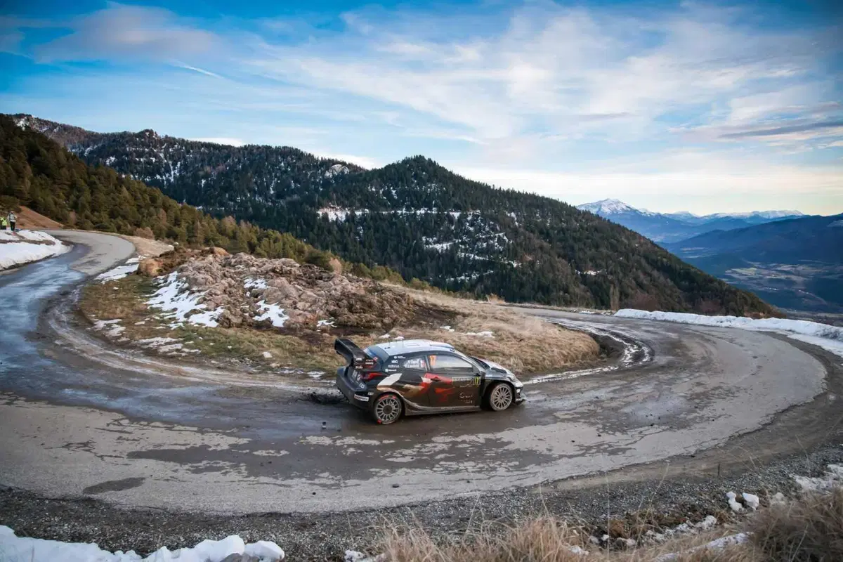 WRC25 Monte-Carlo D2. Ogier, Toyota, prima rischia e poi dilaga. Il Campione del Mondo in difficoltà (6)