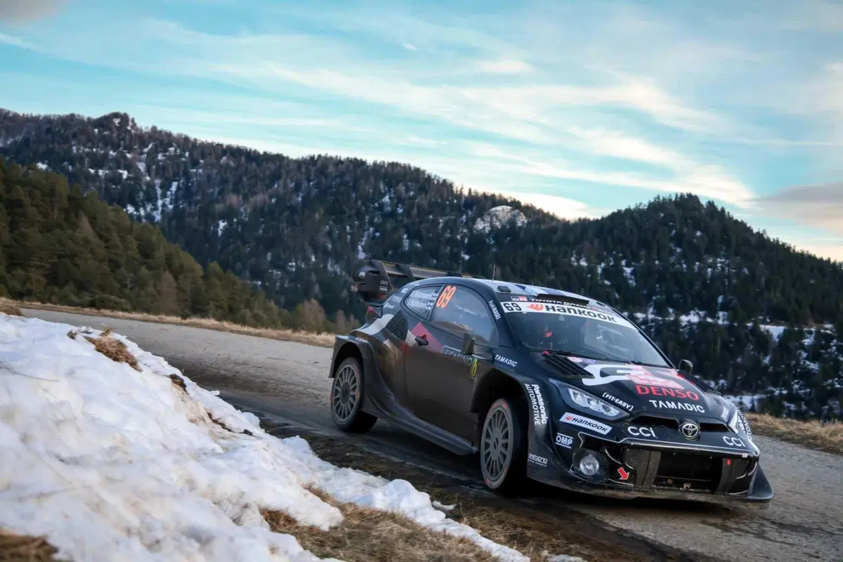 WRC25 Monte-Carlo D2. Ogier, Toyota, prima rischia e poi dilaga. Il Campione del Mondo in difficoltà (9)