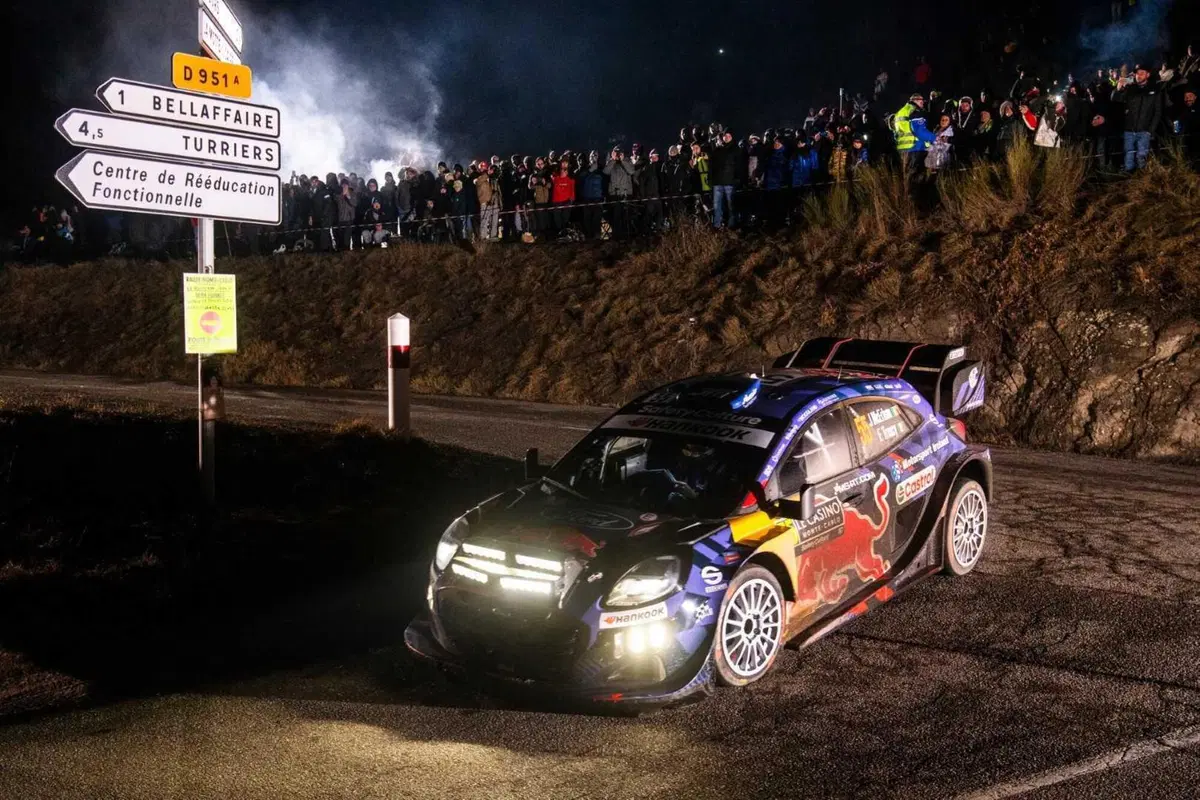WRC25 Monte-Carlo D2. Ogier, Toyota, prima rischia e poi dilaga. Il Campione del Mondo in difficoltà (15)
