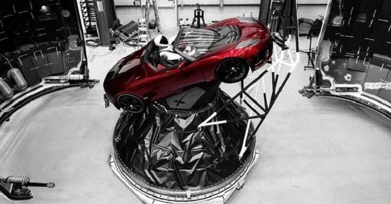 Nuovo asteroide avvistato, ma era la Tesla di Starman