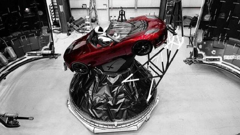 Nuovo asteroide avvistato, ma era la Tesla di Starman