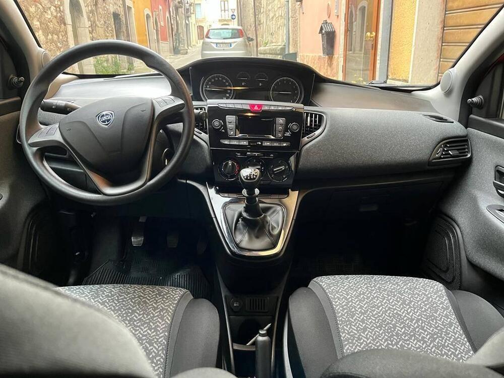 Lancia Ypsilon usata a Benevento (3)