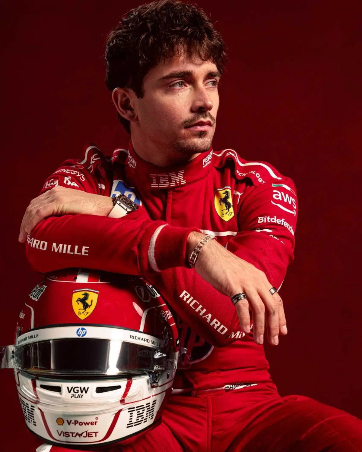 F1. Arriva l'annuncio speciale di Ferrari: ecco le prime immagini di Lewis Hamilton e Charles Leclerc da compagni di squadra (6)