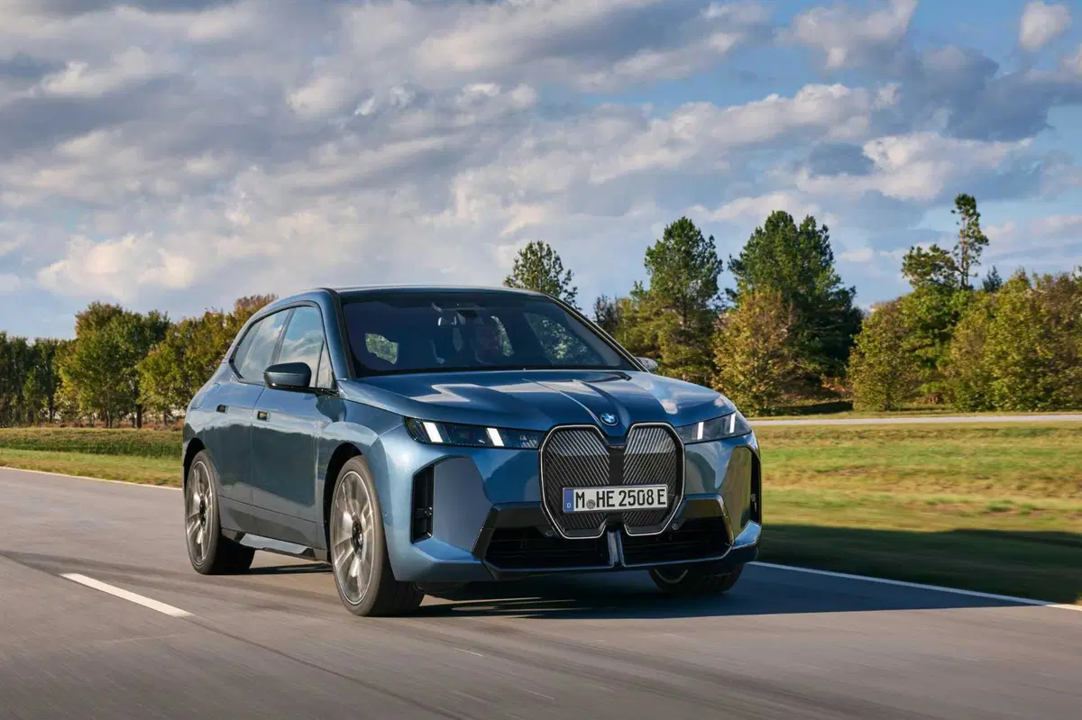 Nuova BMW iX: l'elettrica da 700 km che punta tutto sul lusso  (3)