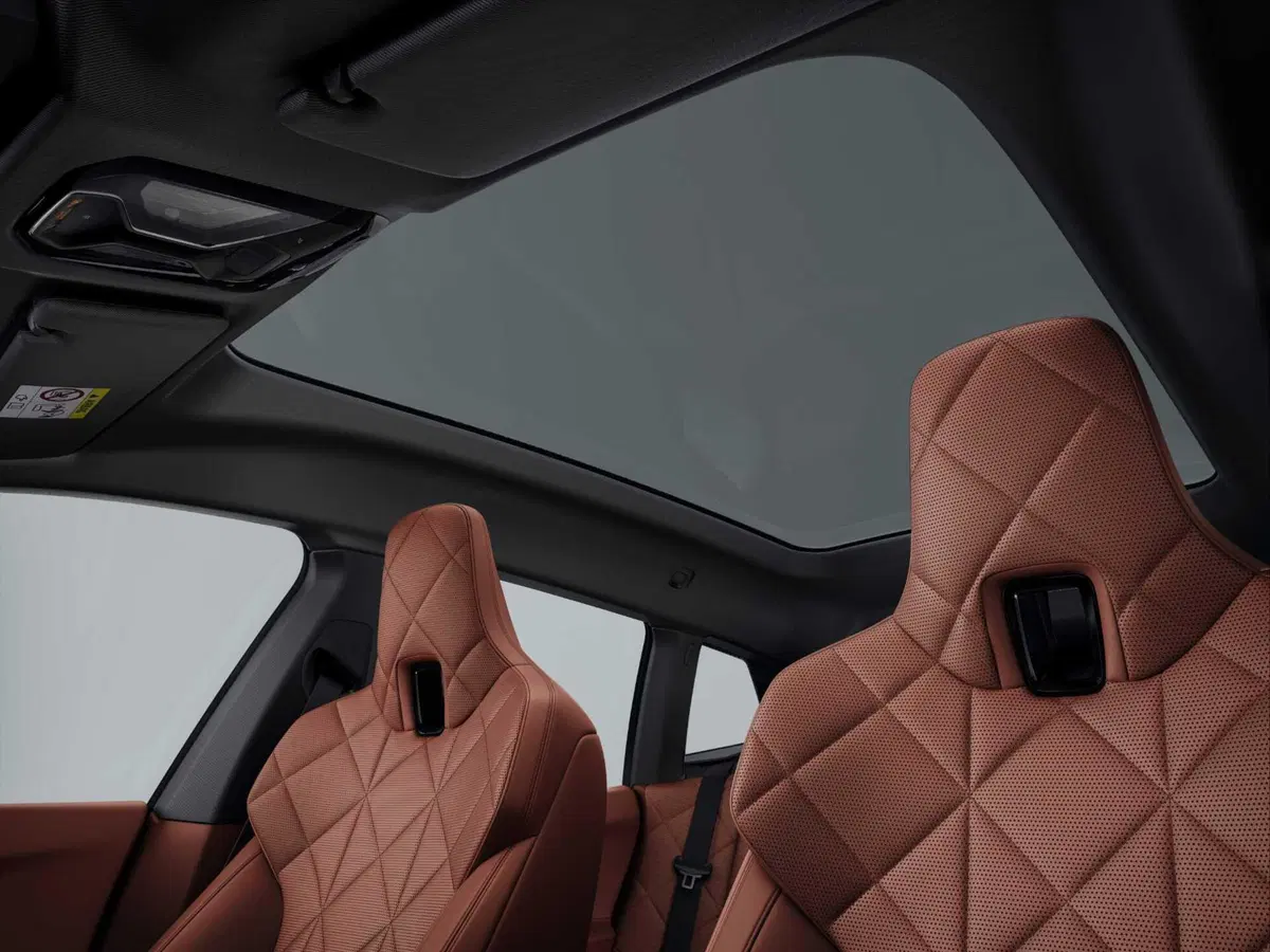 Nuova BMW iX: l'elettrica da 700 km che punta tutto sul lusso  (6)