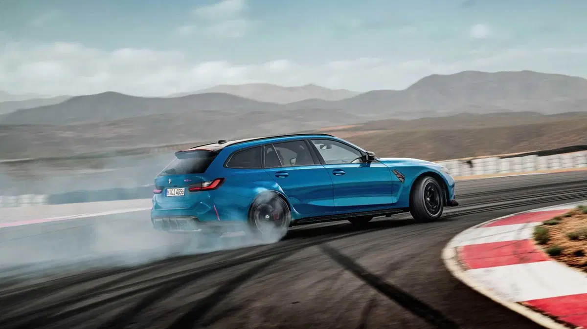 BMW M3 Cs: anche la Touring in arrivo, caratteristiche, prestazioni e prezzi (12)
