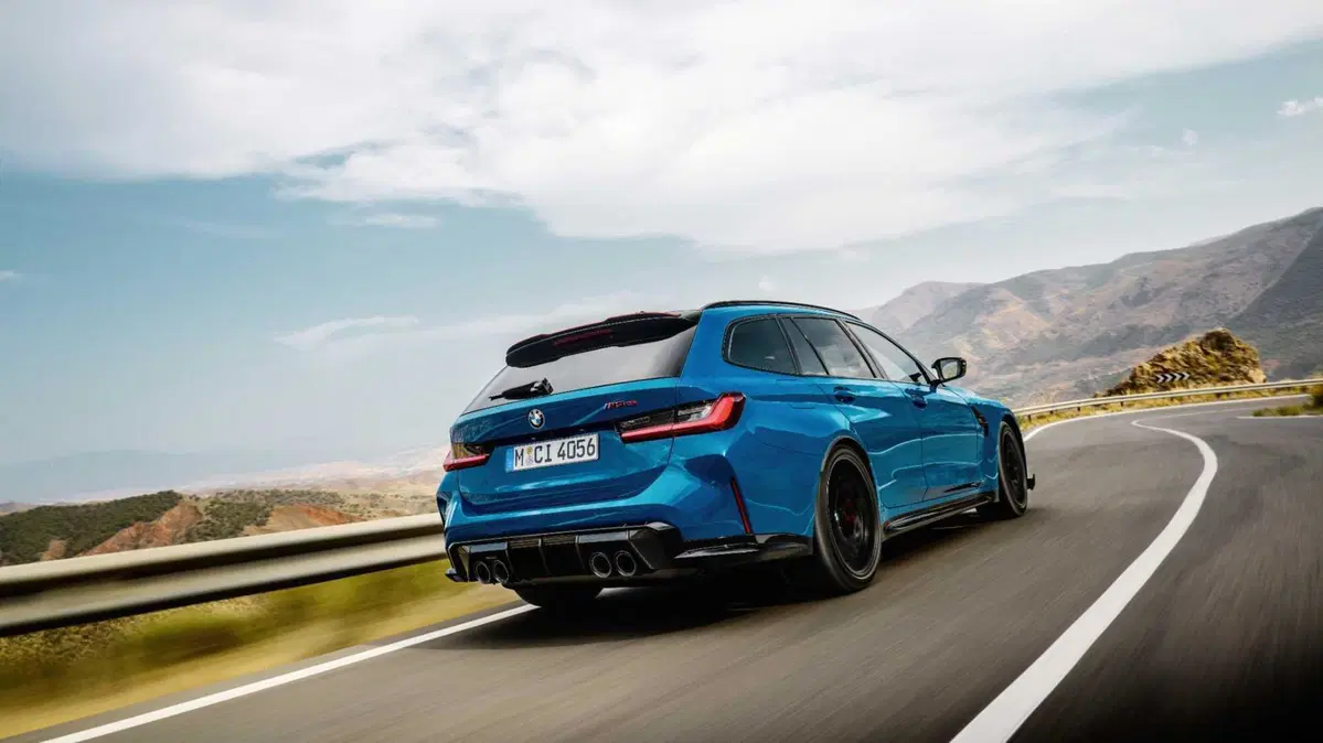 BMW M3 Cs: anche la Touring in arrivo, caratteristiche, prestazioni e prezzi (13)
