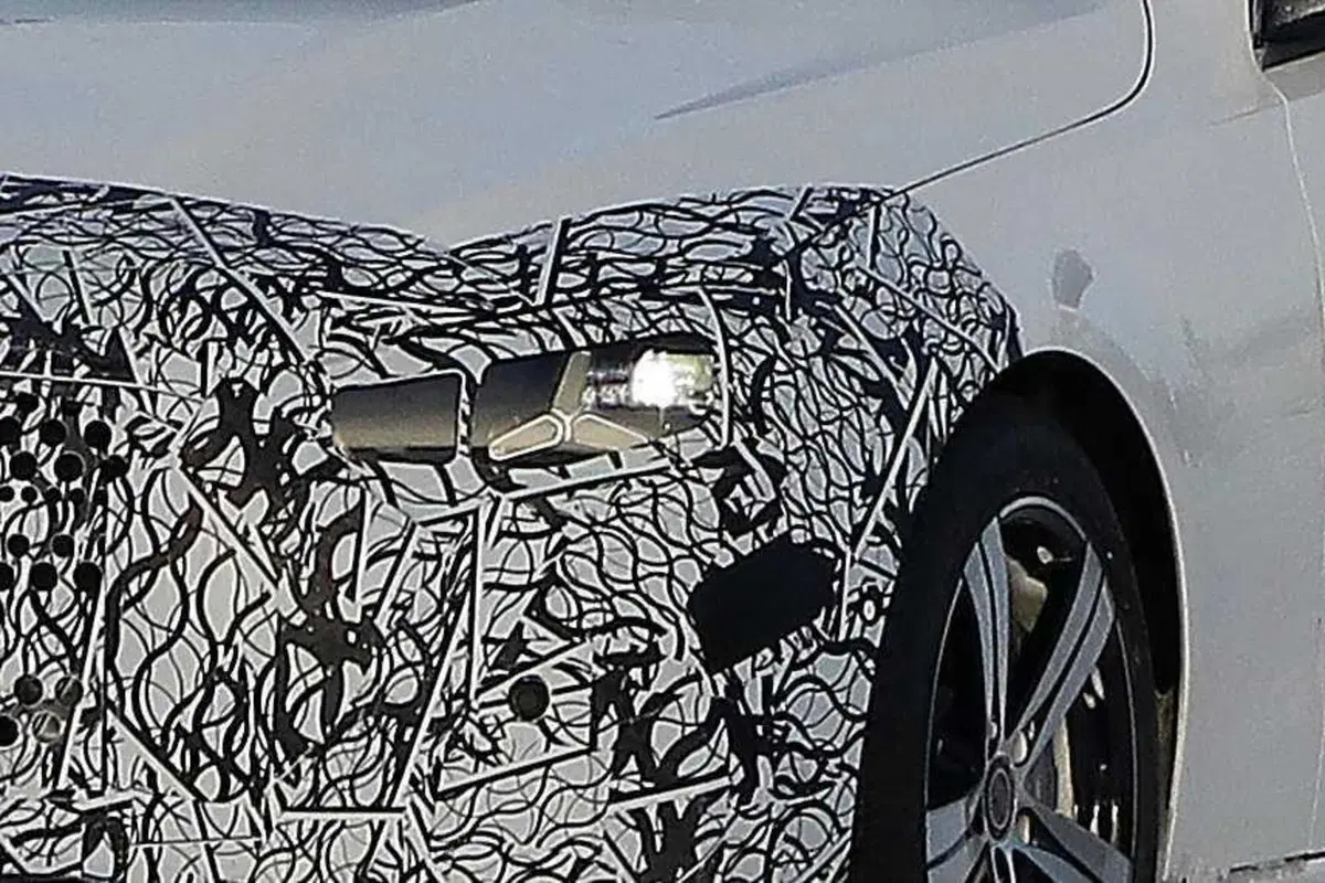 Mercedes Classe C: nel 2026 arriva il facelift che la rende ancora più raffinata [Foto Spia] (13)