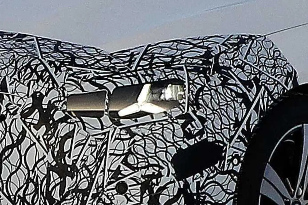 Mercedes Classe C: nel 2026 arriva il facelift che la rende ancora più raffinata [Foto Spia] (14)