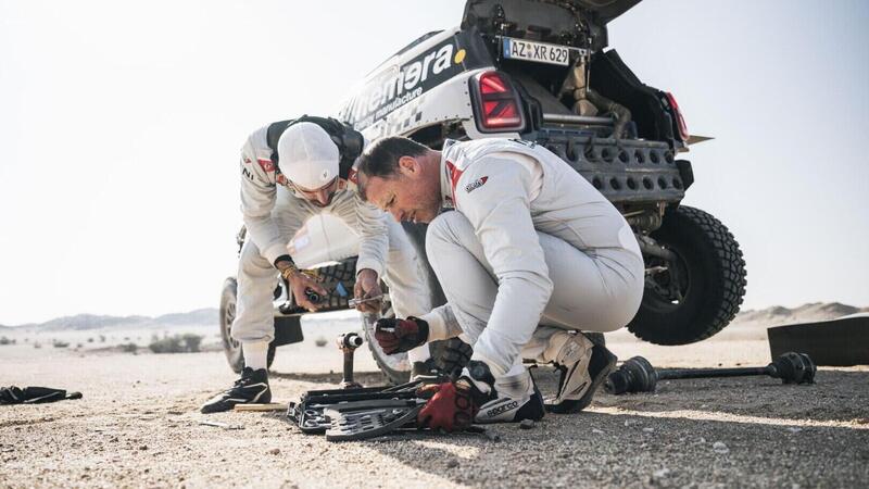 Rally-Raid. Mathieu Baumel, un altro incidente grave e assurdo. In coma indotto, sar&agrave; operato alle gambe