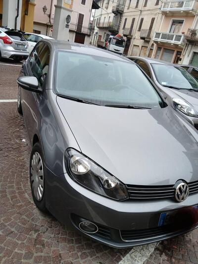 Volkswagen Golf 2.0 TDI 140CV DPF DSG 5p. Highline del 2011 usata a Casapinta