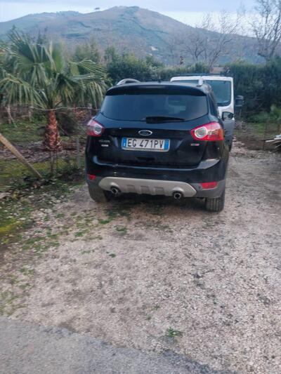 Ford Kuga 2.0 TDCi 163 CV 4WD Powersh. Individual DPF del 2011 usata a Arienzo