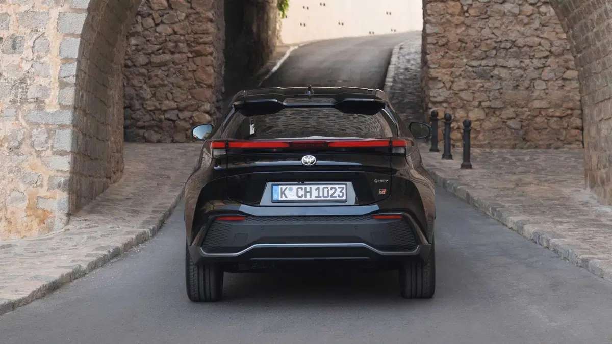 Toyota Toyota C-HR 2.0 hv GR Sport Premiere awd e-cvt (4)