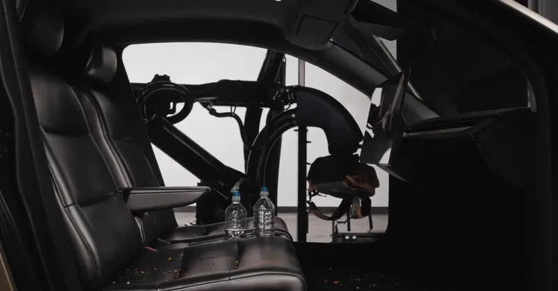 Chi pulisce un Tesla Cybercab? Tesla ha pronto il robot [VIDEO]