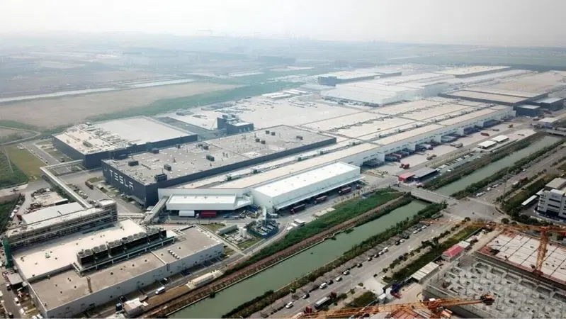 Tesla Shanghai Megafactory: tra pochi giorni l'avvio della produzione 