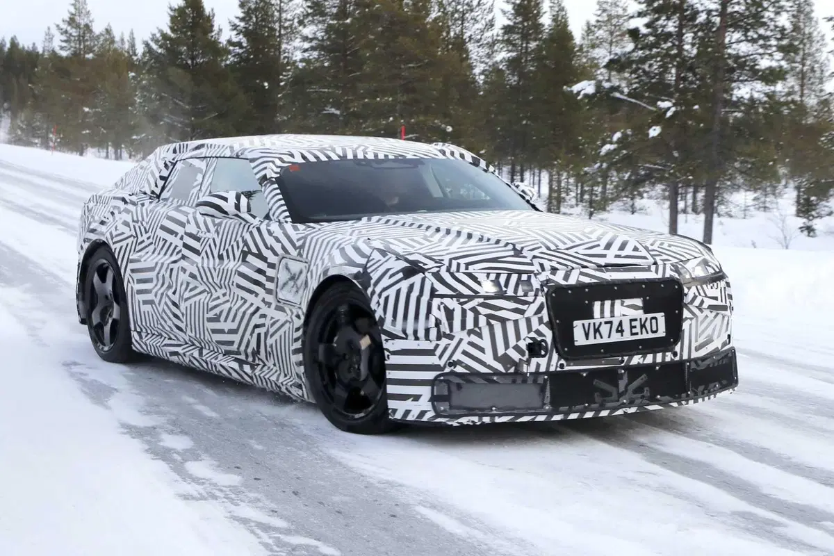 Jaguar: la rinascita del marchio inizia dal nuovo prototipo Type 00 [Foto Spia] (3)