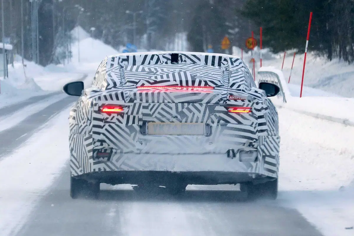 Jaguar: la rinascita del marchio inizia dal nuovo prototipo Type 00 [Foto Spia] (13)