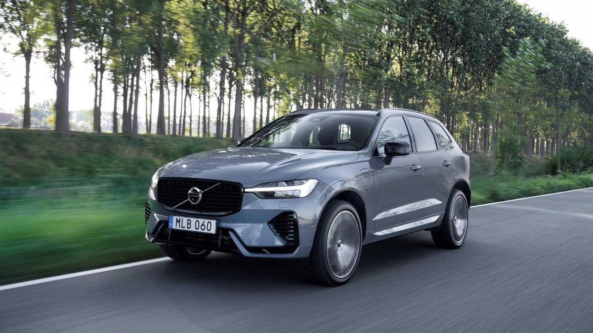 Volvo XC60 T8 Twin Engine AWD Geartronic R design prezzo e scheda tecnica Automoto