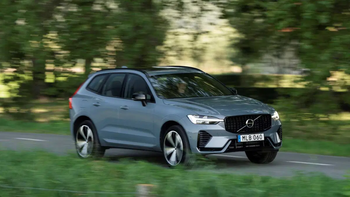 Volvo XC60 2.0 b5 Plus Dark awd auto (28)